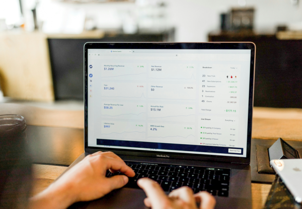 UX Research vs UX Design: Qual é o Salário?